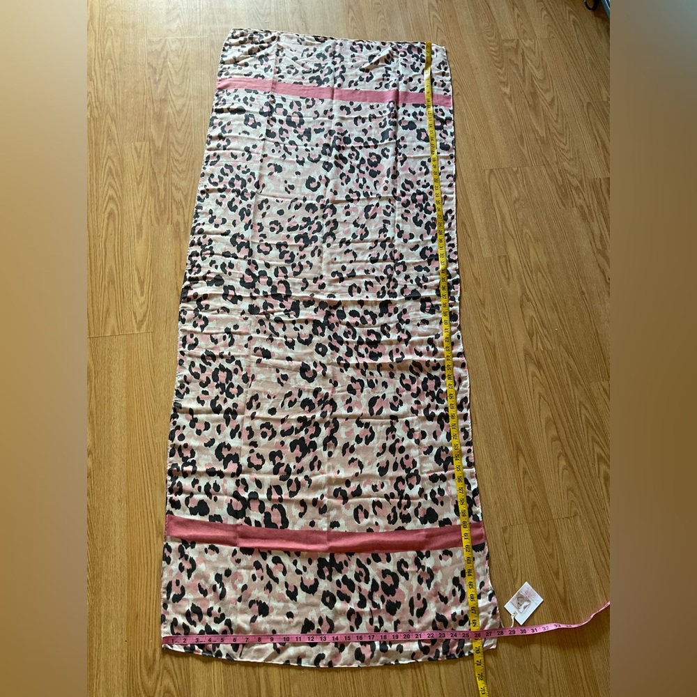 NWT. Pink and black leopard print JESSICA SIMPSON scarf